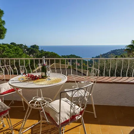 Sea Breeze Lux House - Private Pool & Aircon