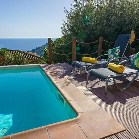 Casa vacanze Sea Breeze Lux House - Private Pool & Aircon