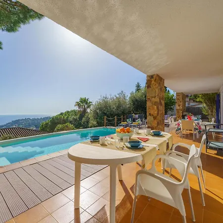 Sea Breeze Lux House - Private Pool & Aircon Casa vacanze *