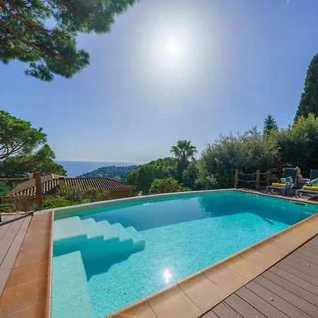 Sea Breeze Lux House - Private Pool & Aircon Casa vacanze *