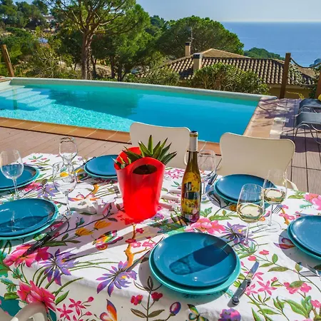 Sea Breeze Lux House - Private Pool & Aircon